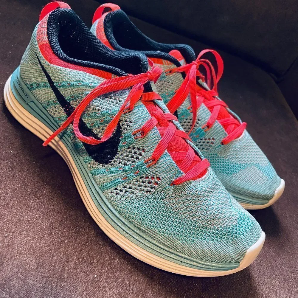 Excellent NIKE FLYKNIT Lunar 1 Blue Coral sz 8 US